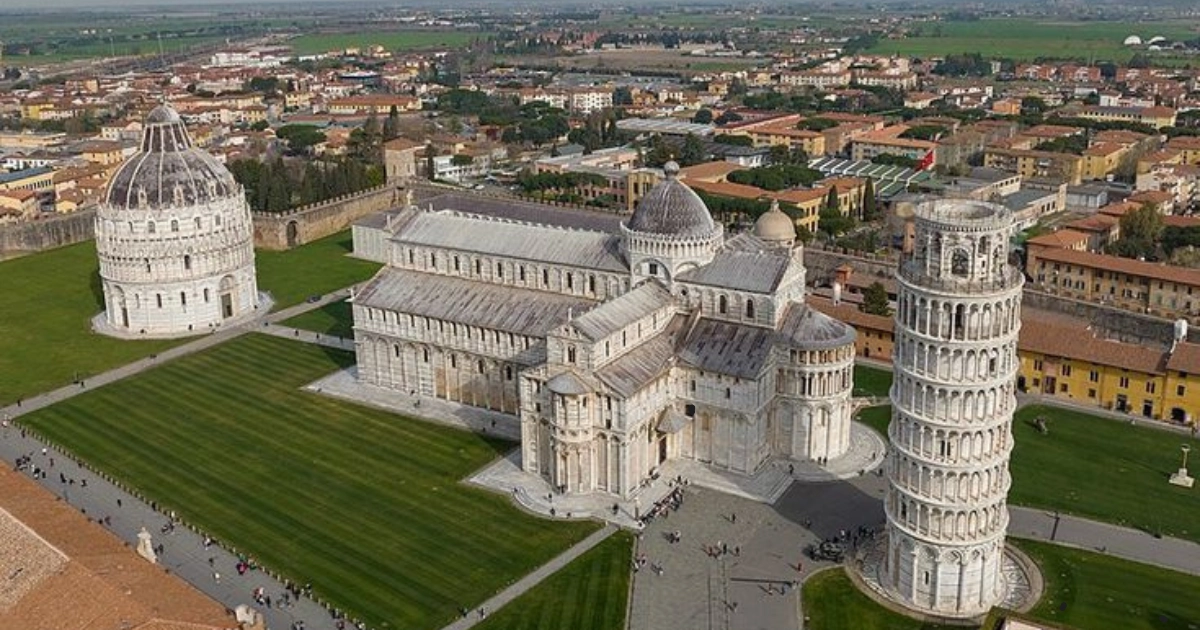 Pisa Attractions - Piazza dei Miracoli